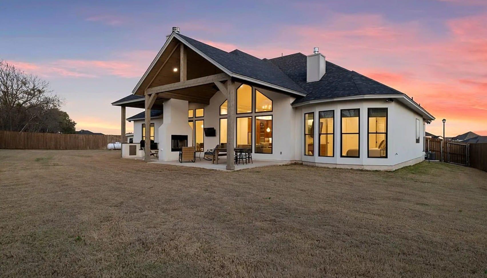 Rear covered patio